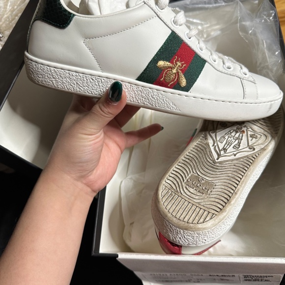 Gucci Ace Bee Sneakers - Picture 4 of 6